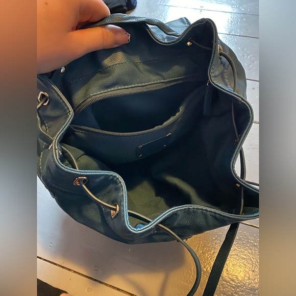 Blue pleather knapsack - Picture 3 of 3